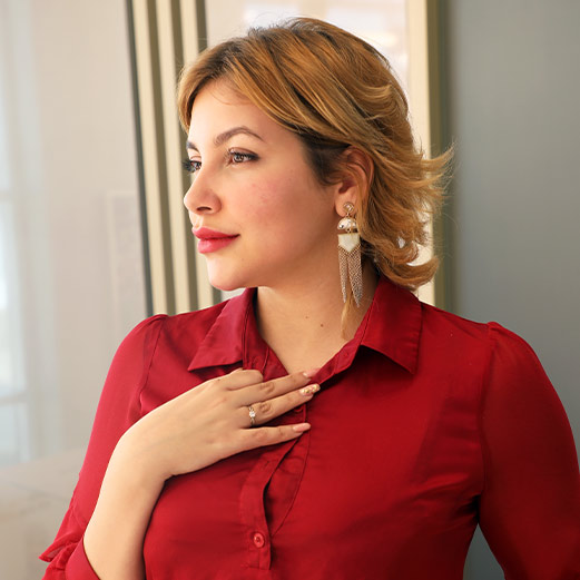 blonde-woman-wearing-red