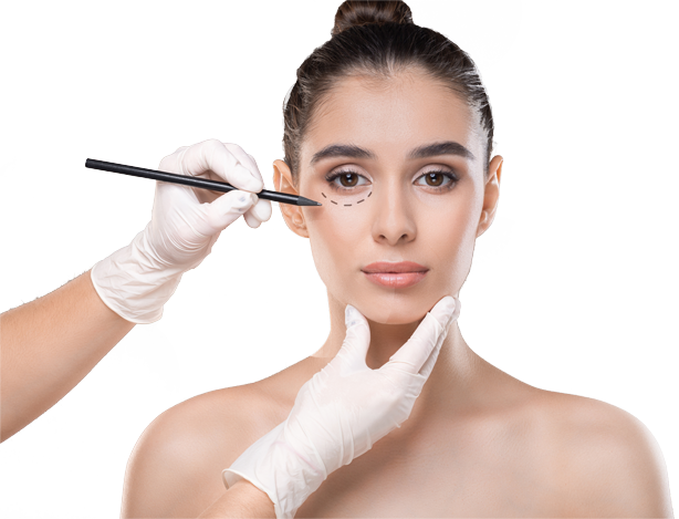 doctor drawing marks on female face before procedu 5QEJFLB